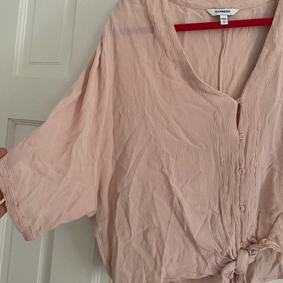 Express, cute spring top! - Picture 2 of 2